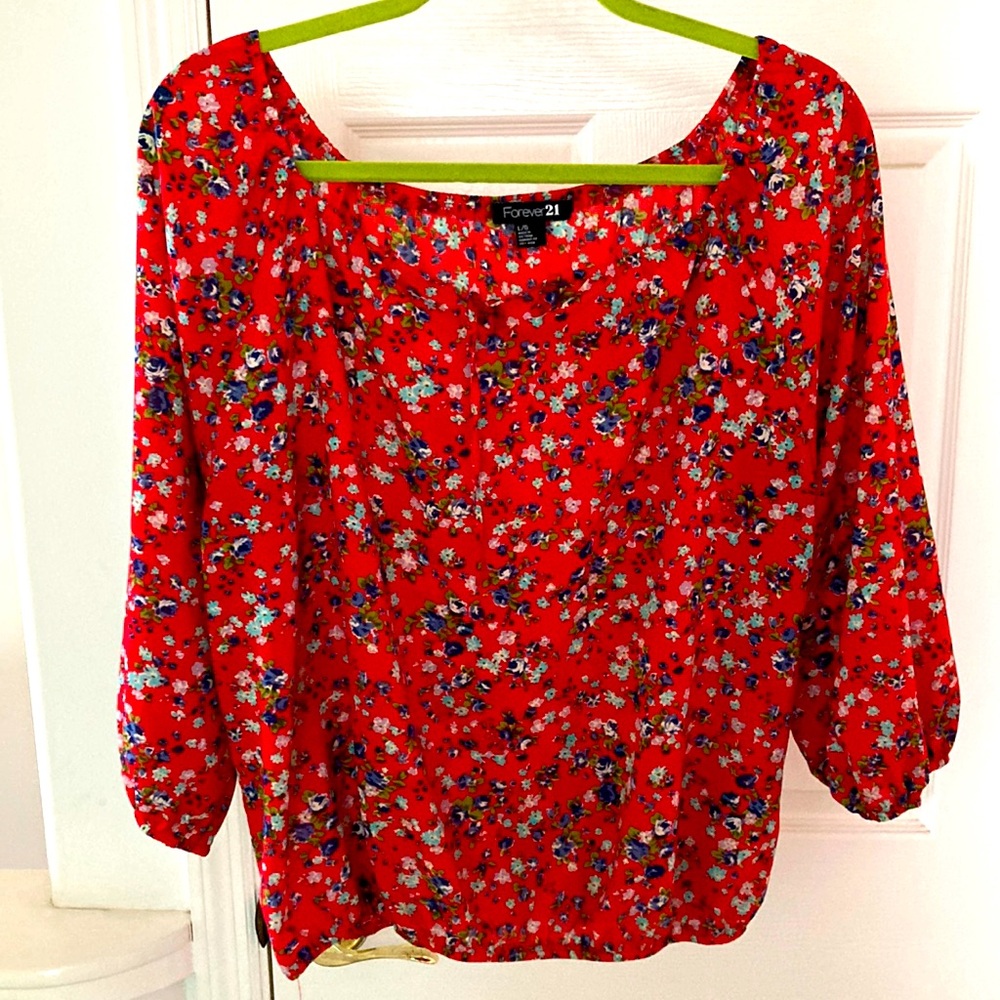 🐕‍🦺🐕ACCEPTING OFFERS🐕‍🦺🐕 Floral peasant  blouse